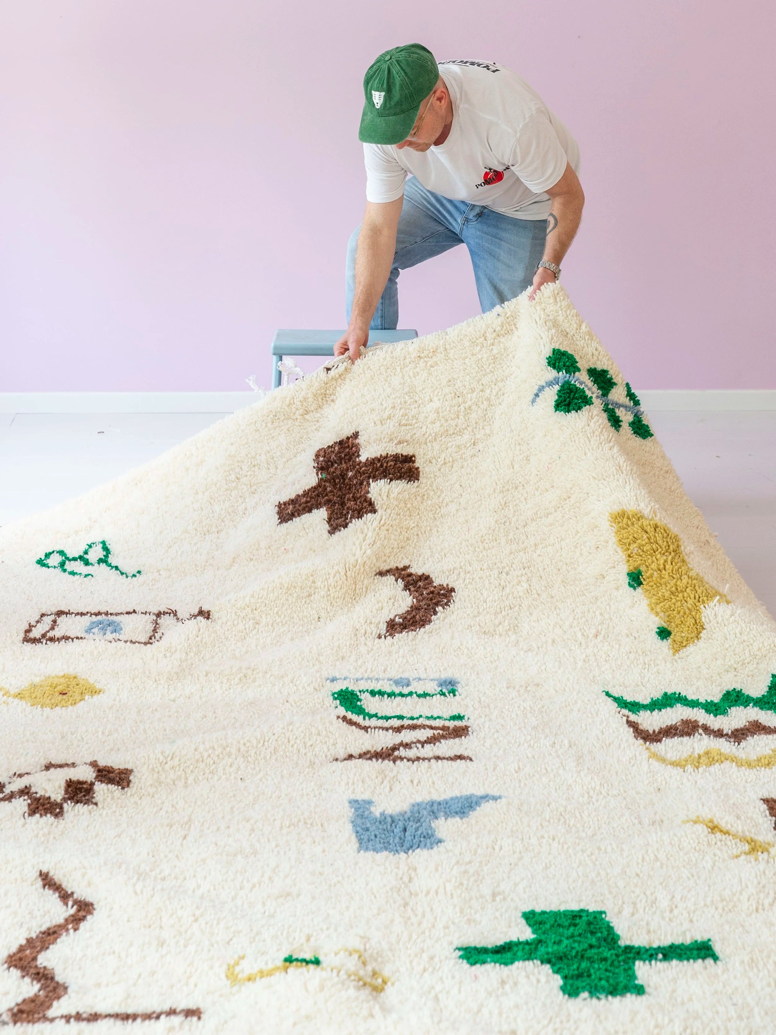 Symbols of fun / brown / wool rug XL