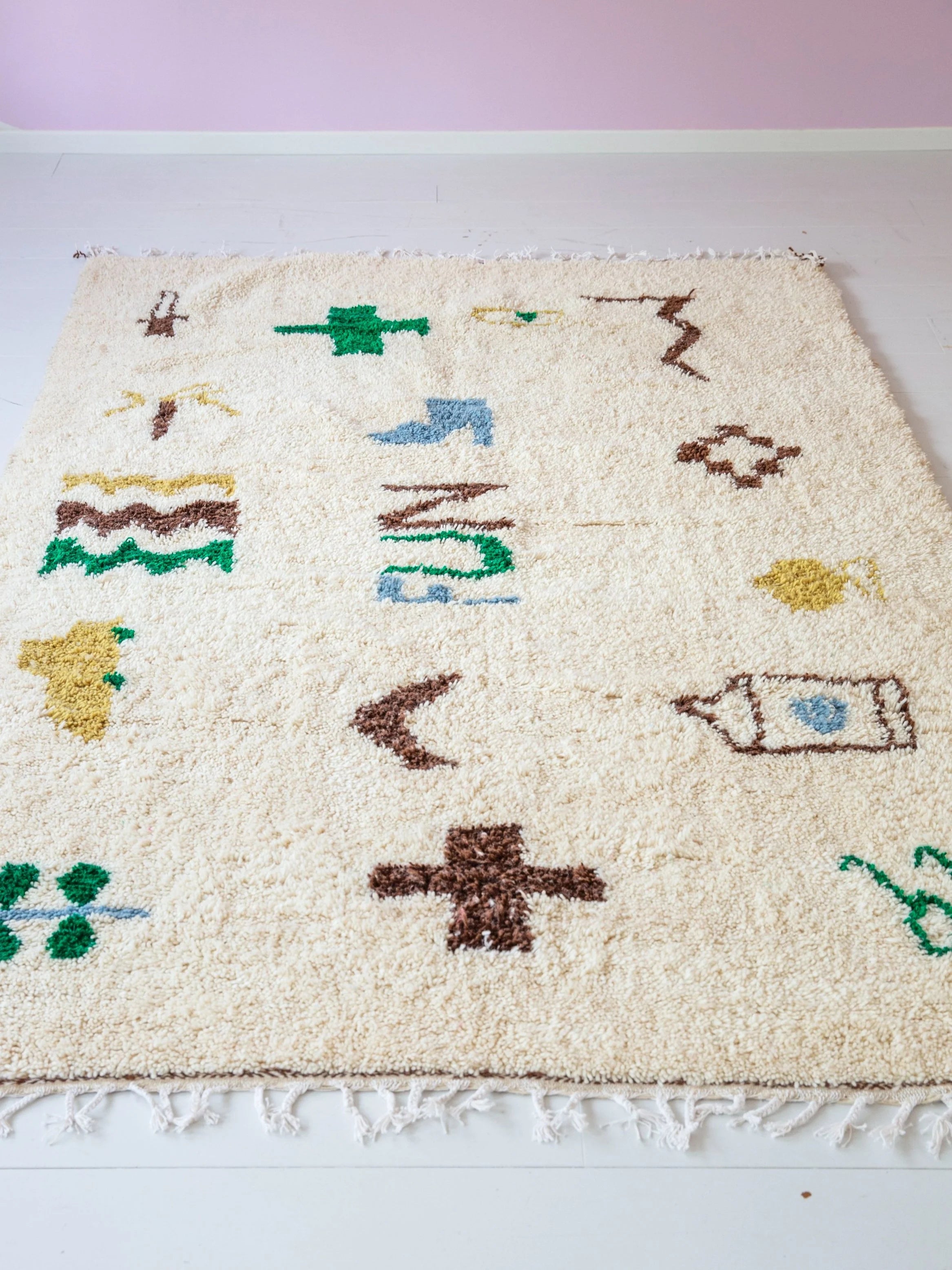 Symbols of fun / brown / wool rug XL