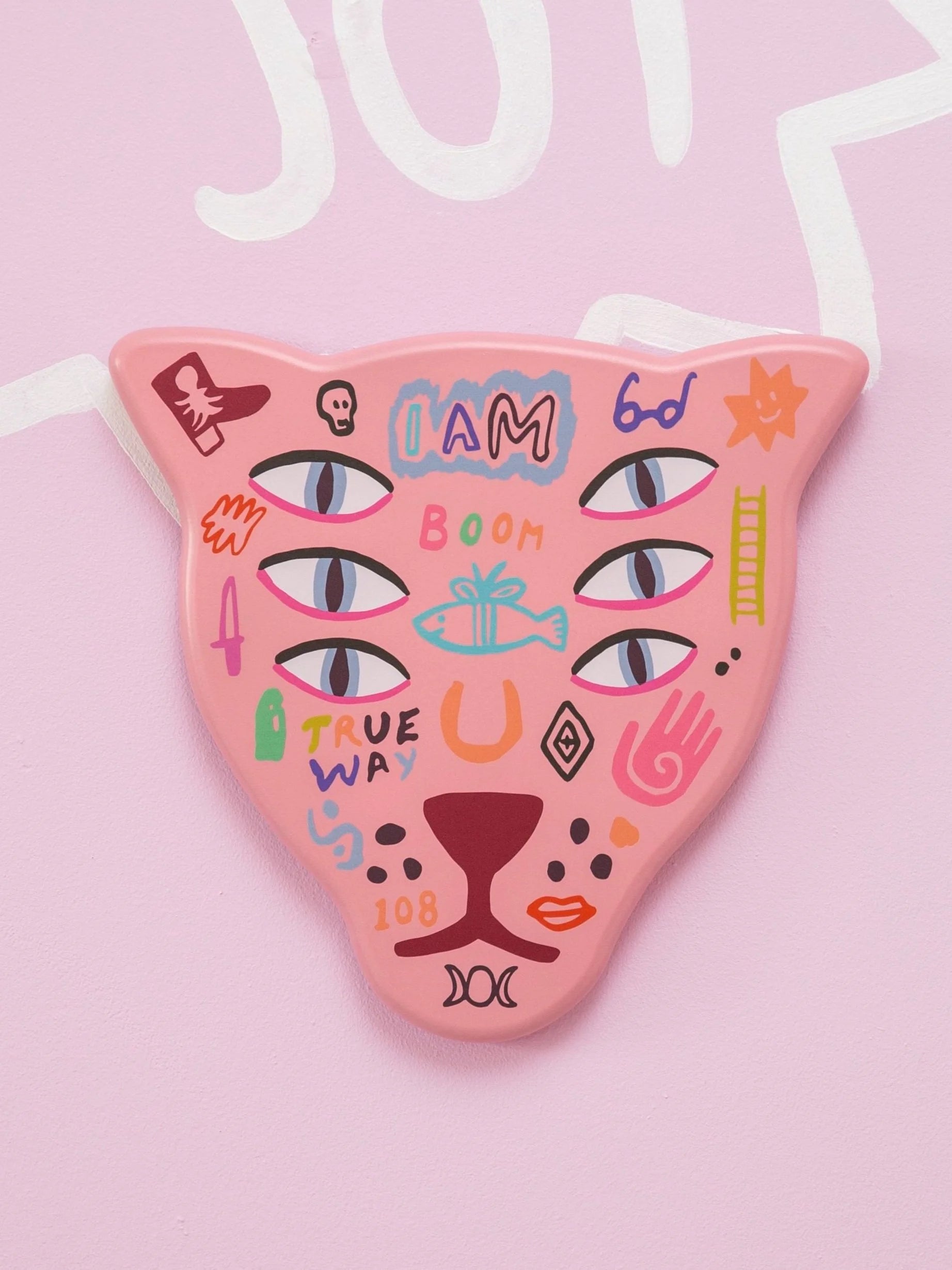 The Protector / wooden mask pink
