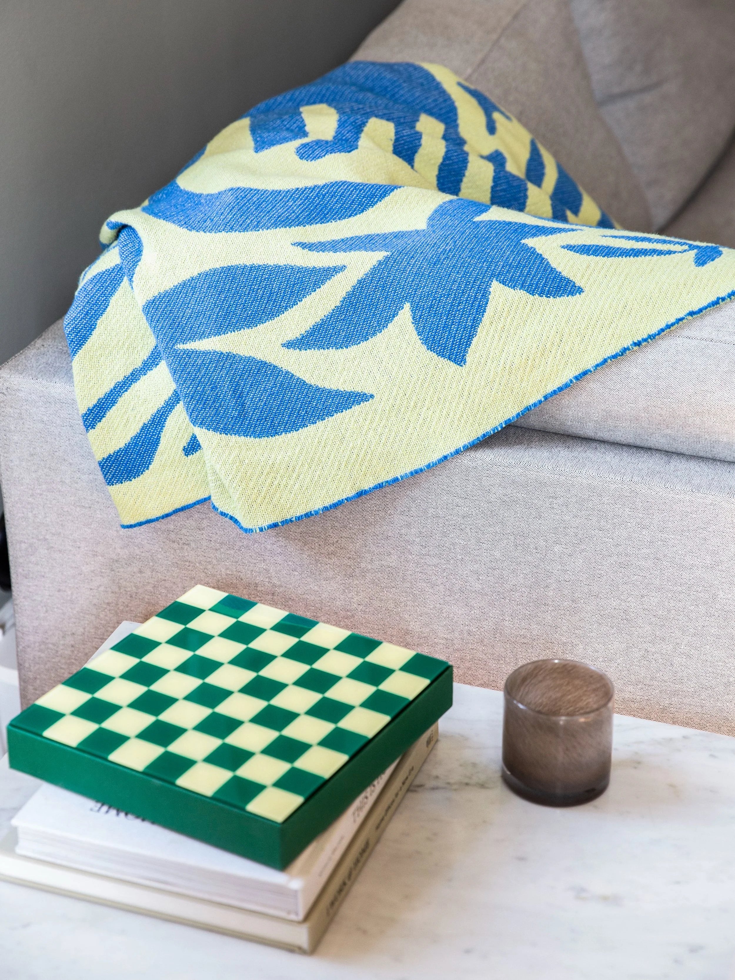 Totem animal garden / cotton blanket / lime & blue