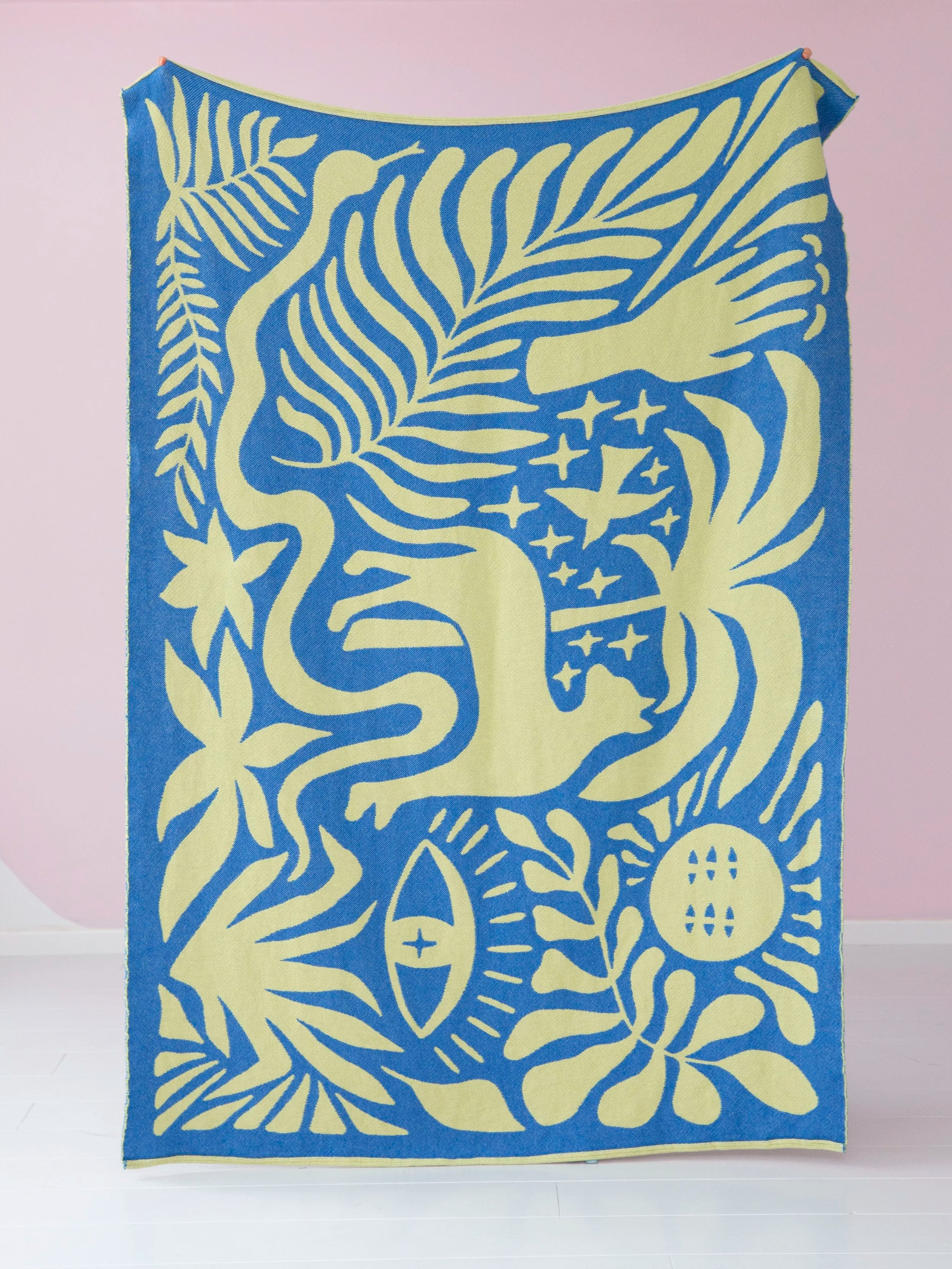 Totem animal garden / cotton blanket / lime & blue