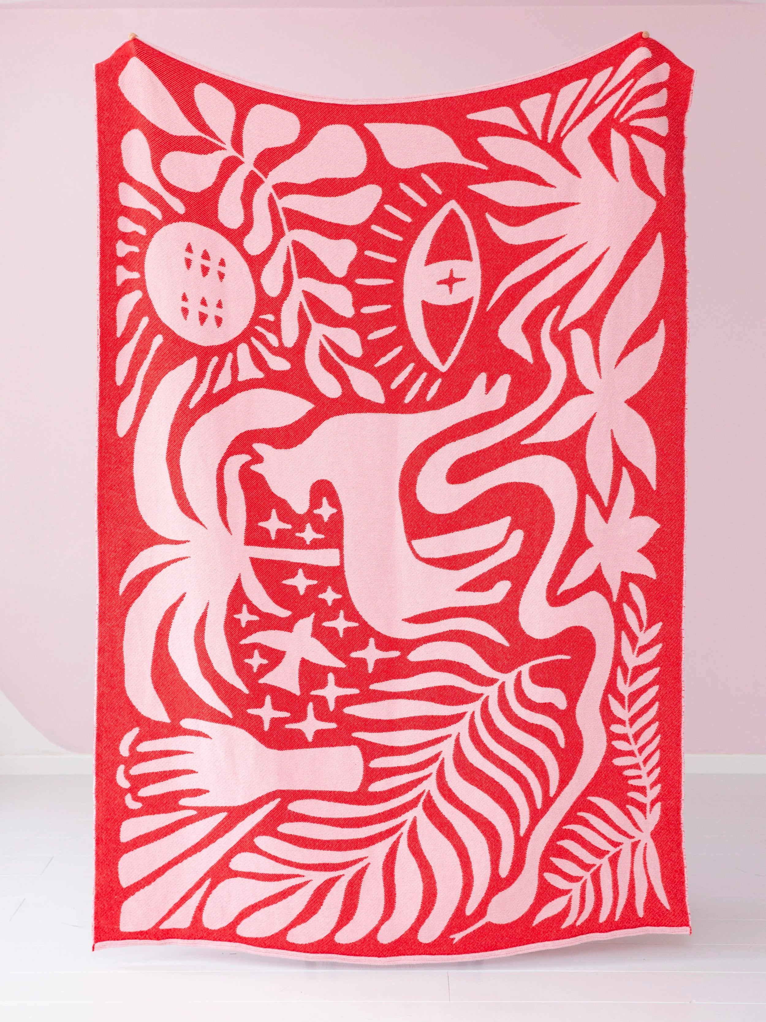 Totem animal garden / cotton blanket / pink & red