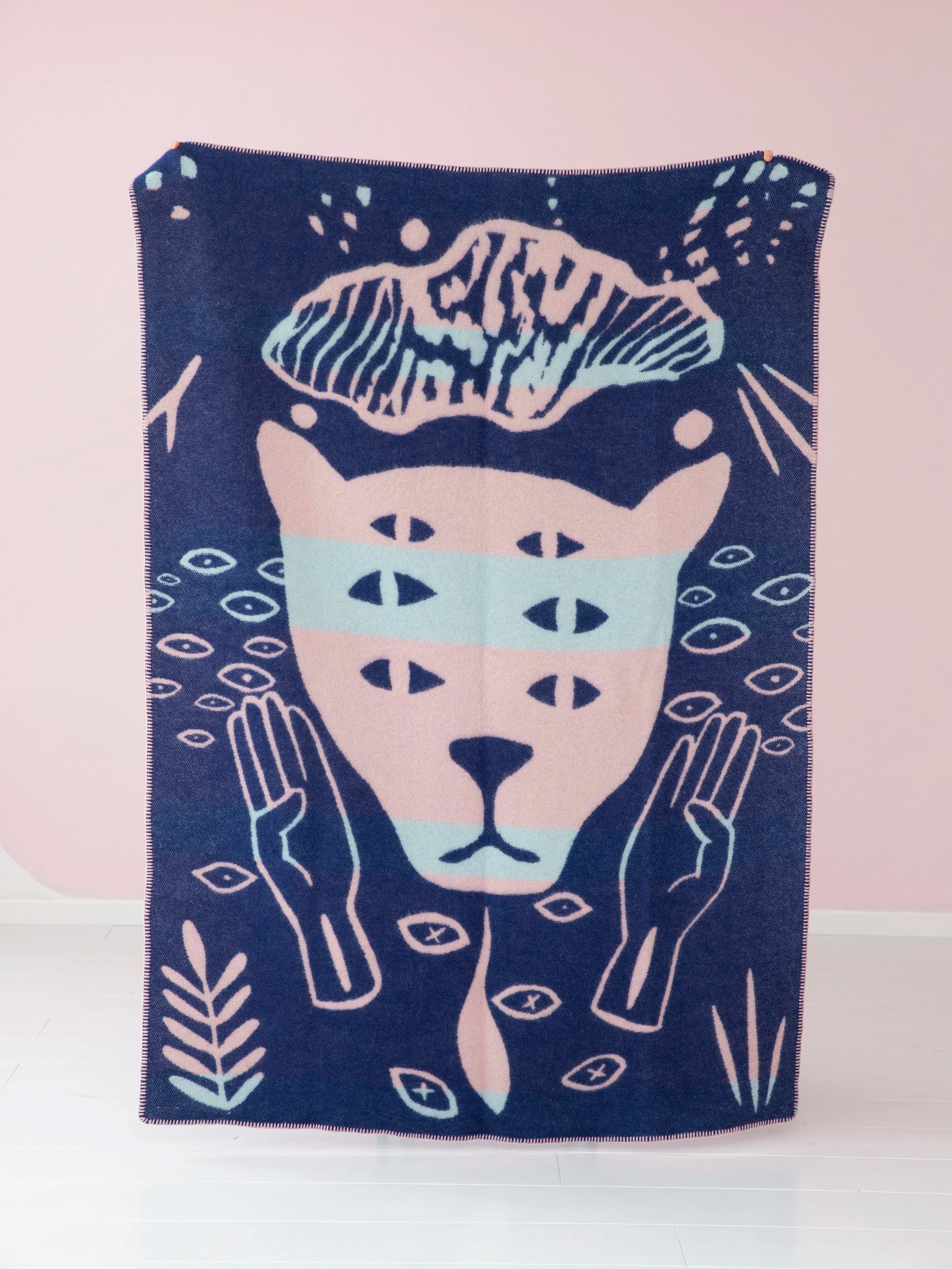The Protector wool blanket / light pink