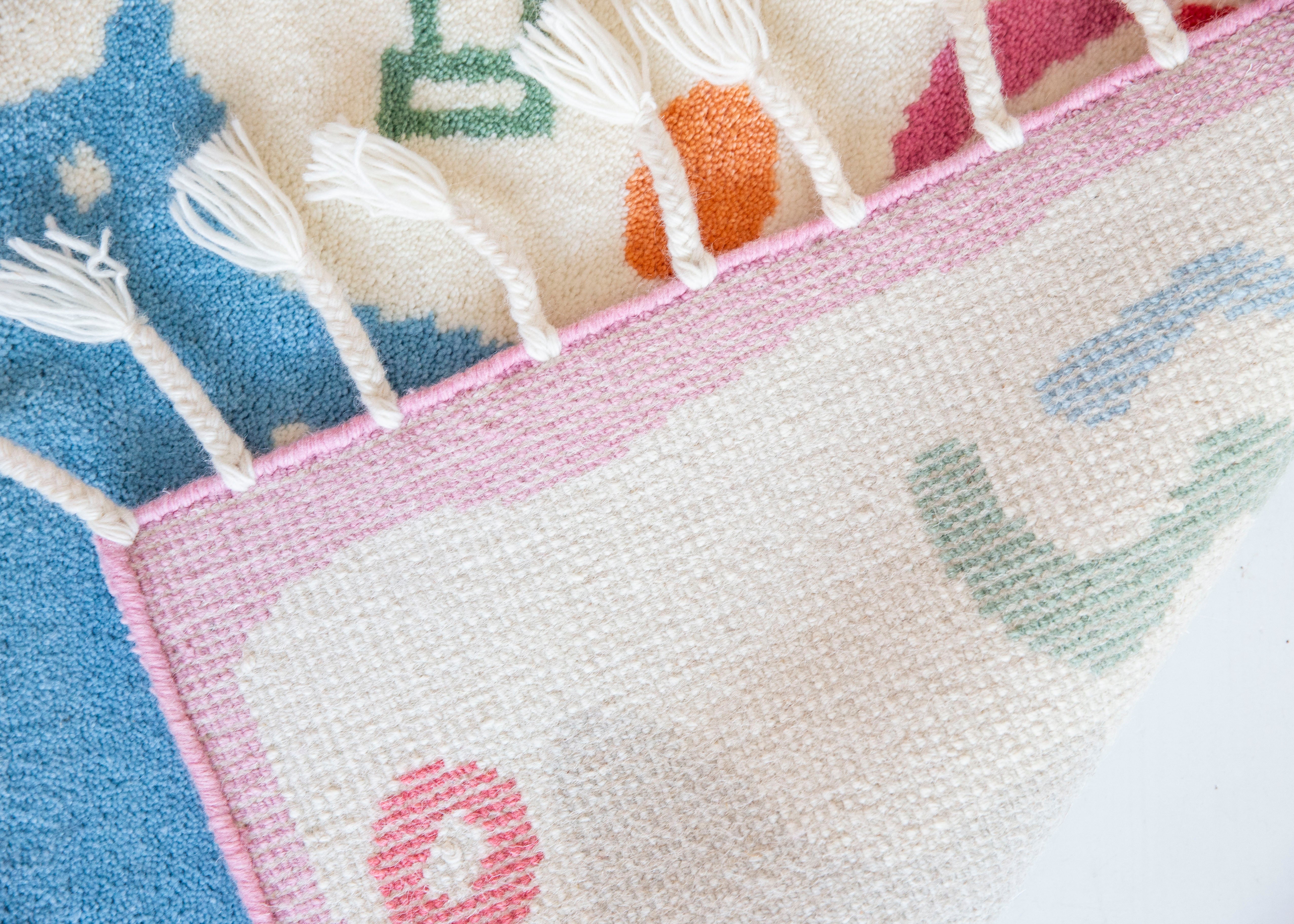 Grow with the flow / wool rug small