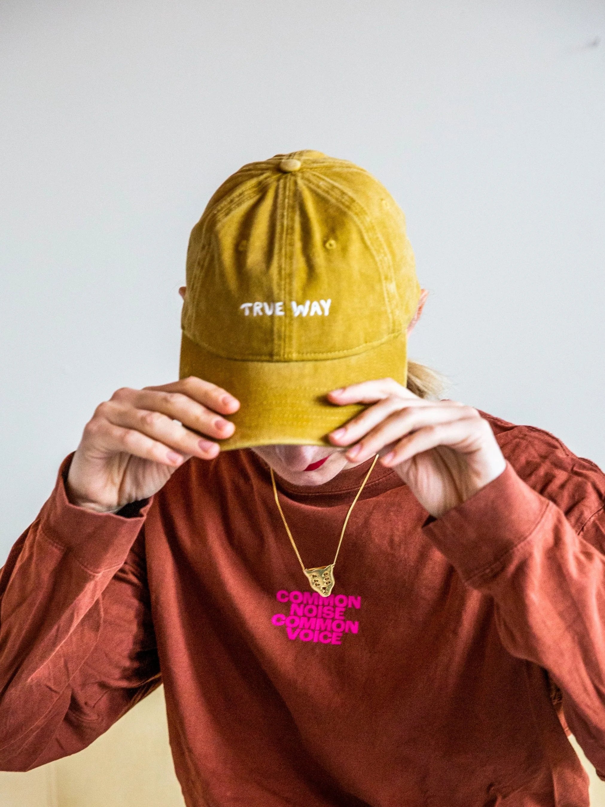 True Way cap / ochre