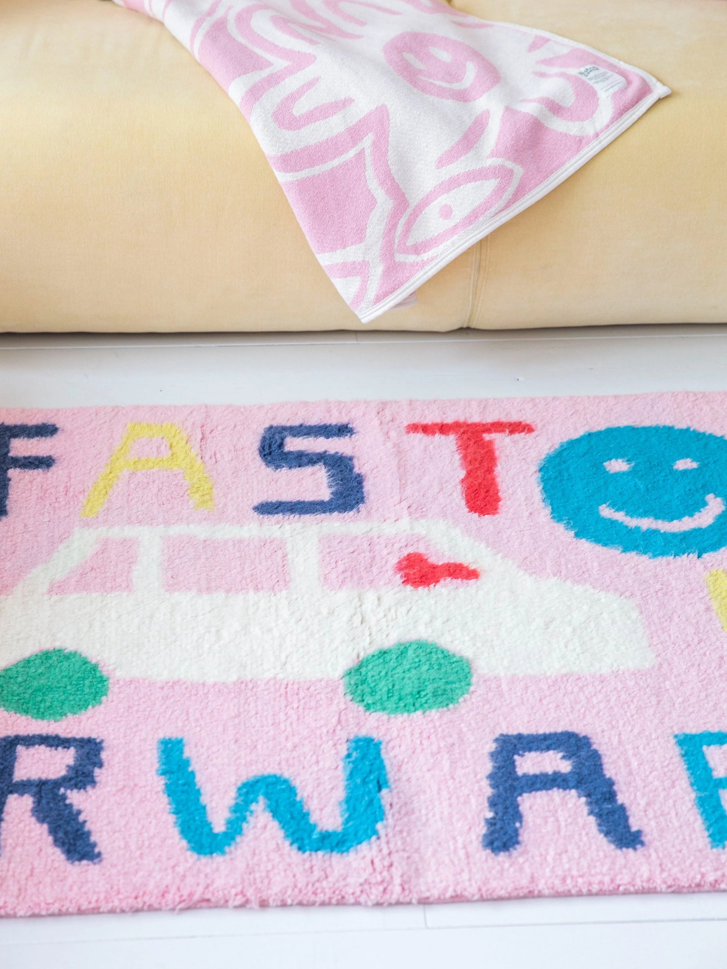 Fast Forward / wool rug small