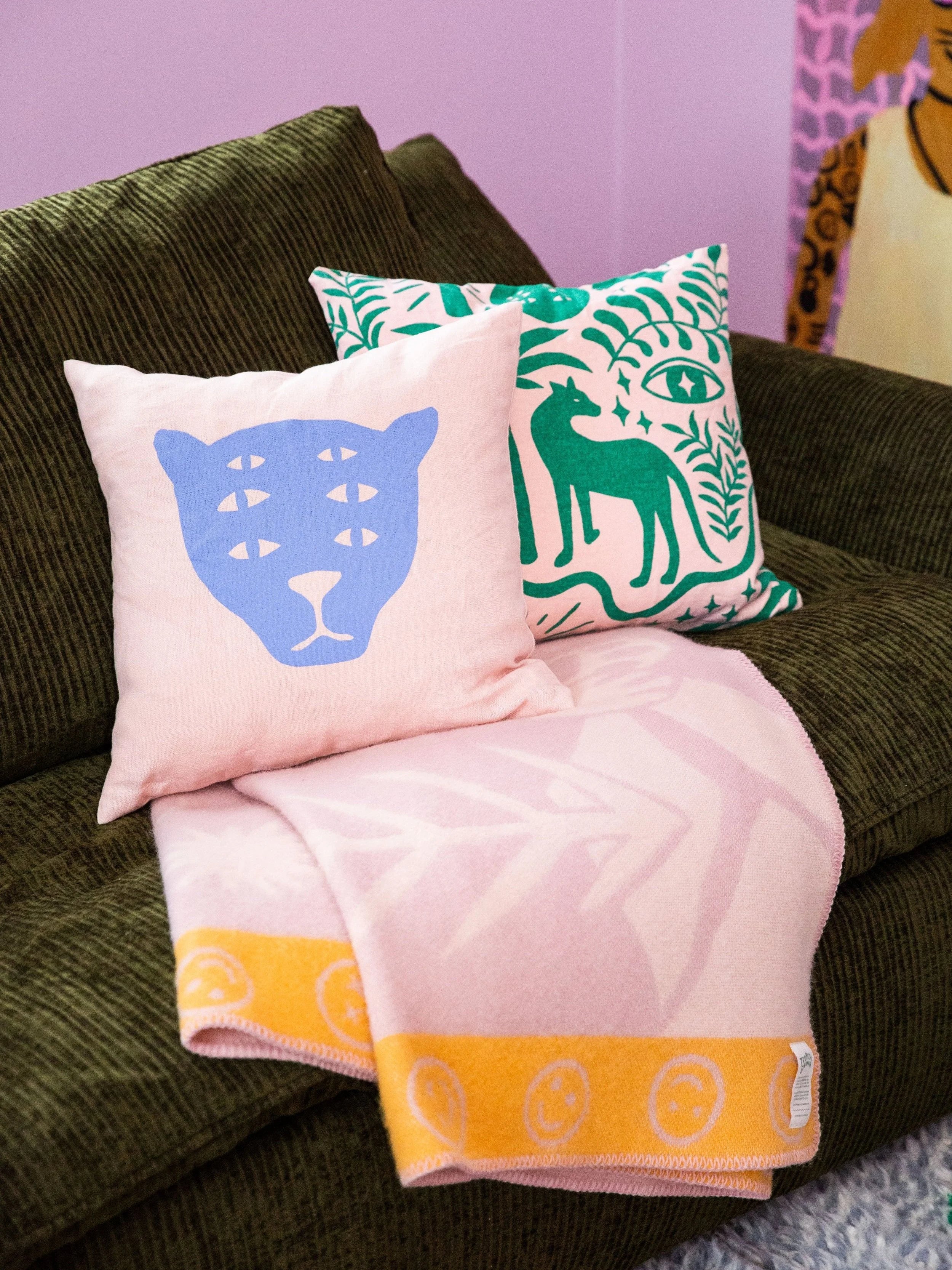 Totem Animal Garden / cushion cover