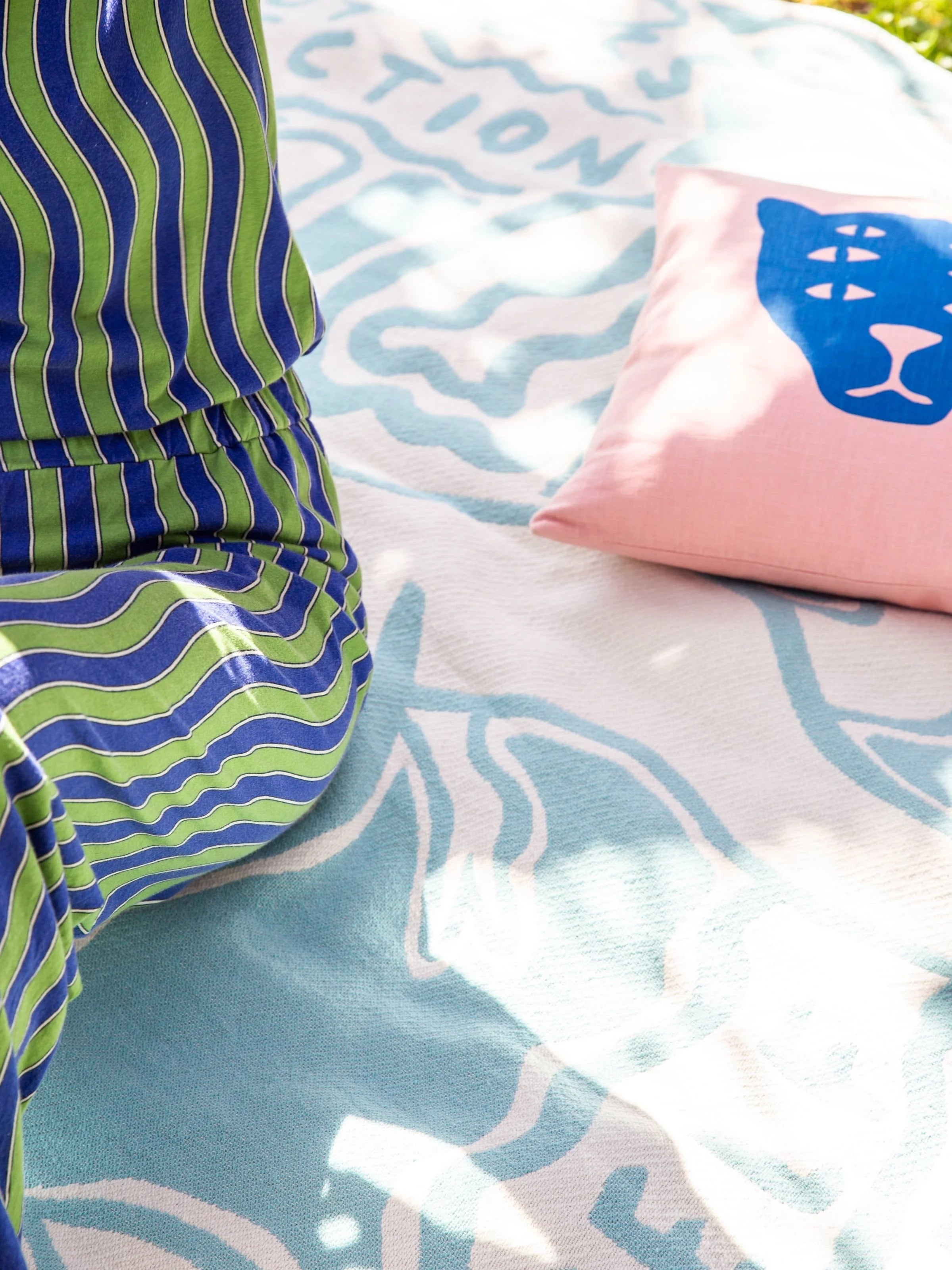 Self Care Club / cotton blanket / blue