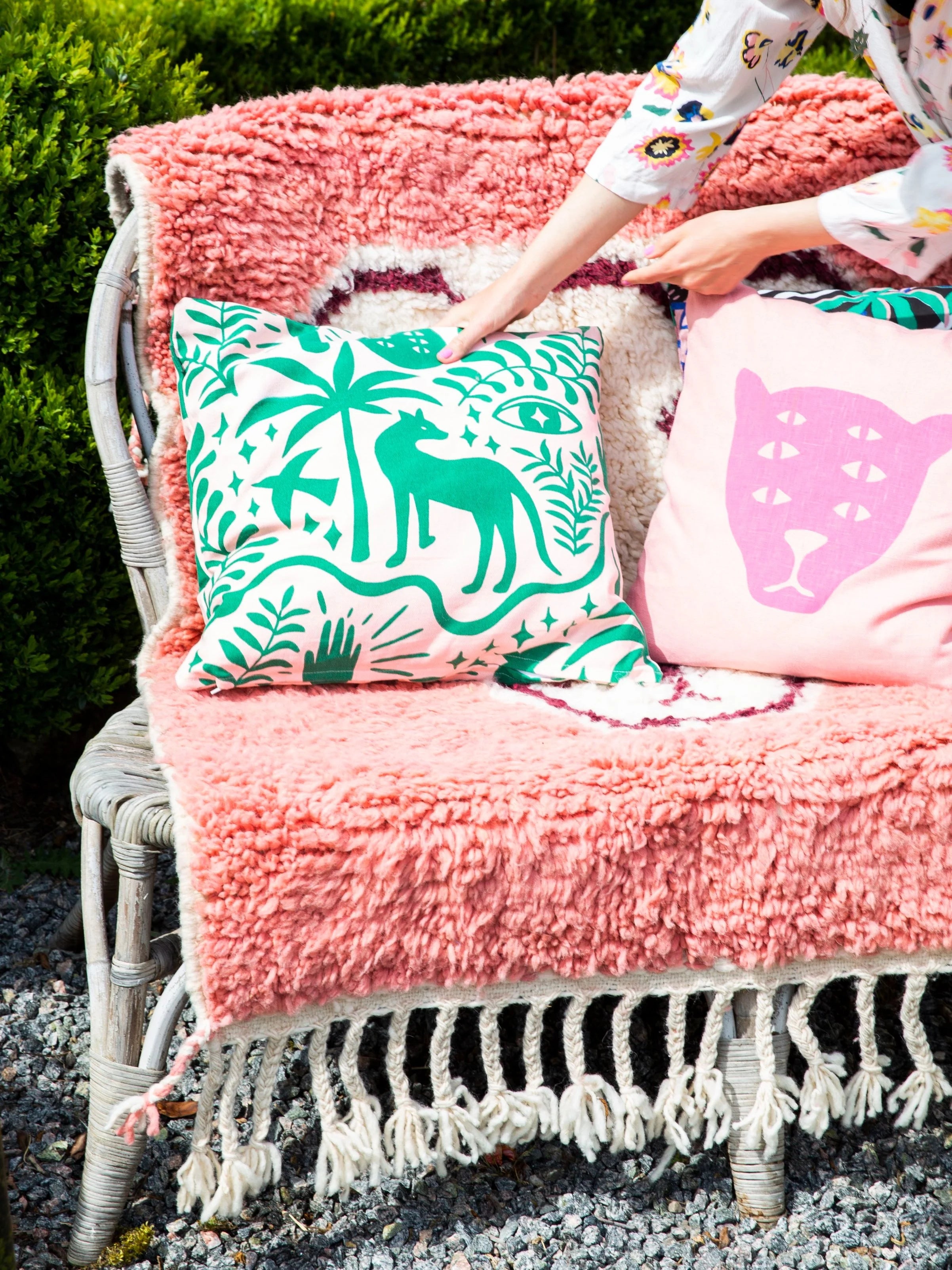 Totem Animal Garden / cushion cover
