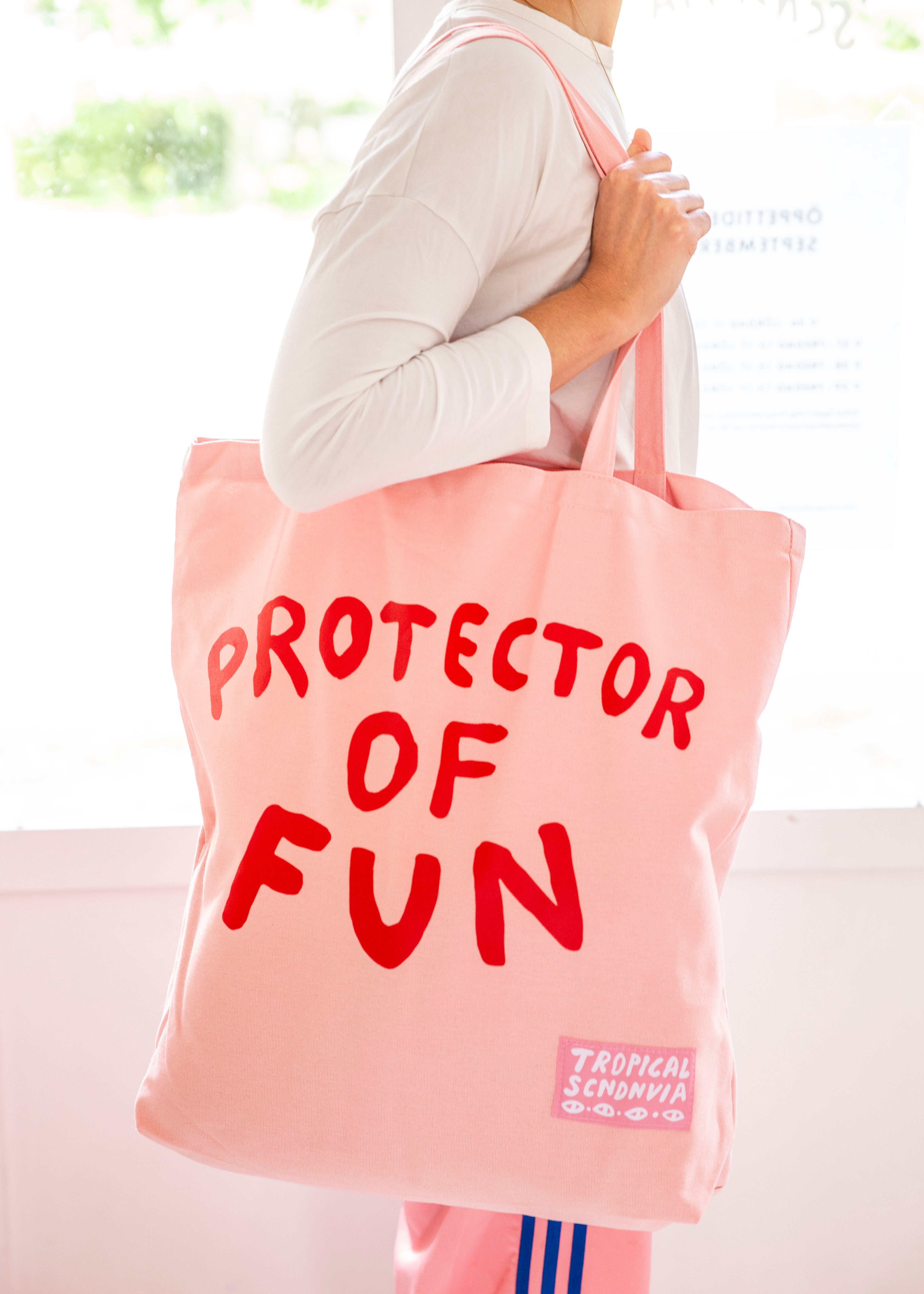 Protector of fun tote bag / pink